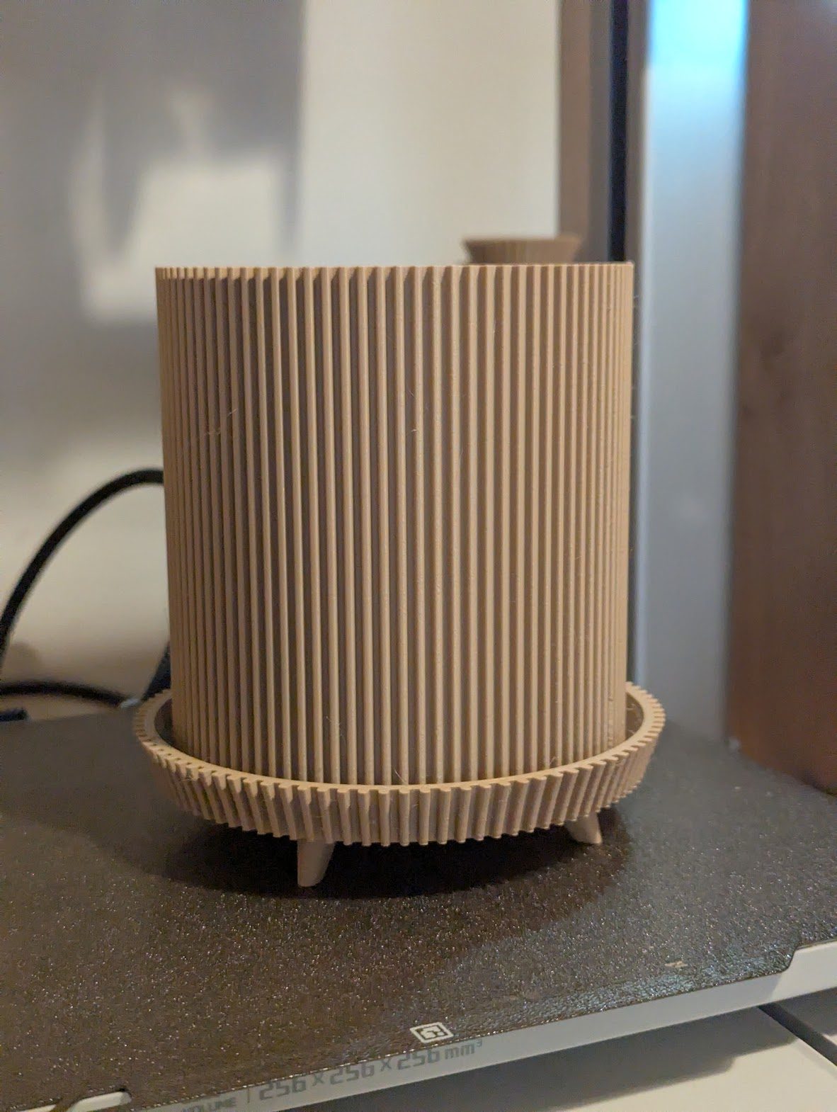 #57 Planter with legs — vue 8