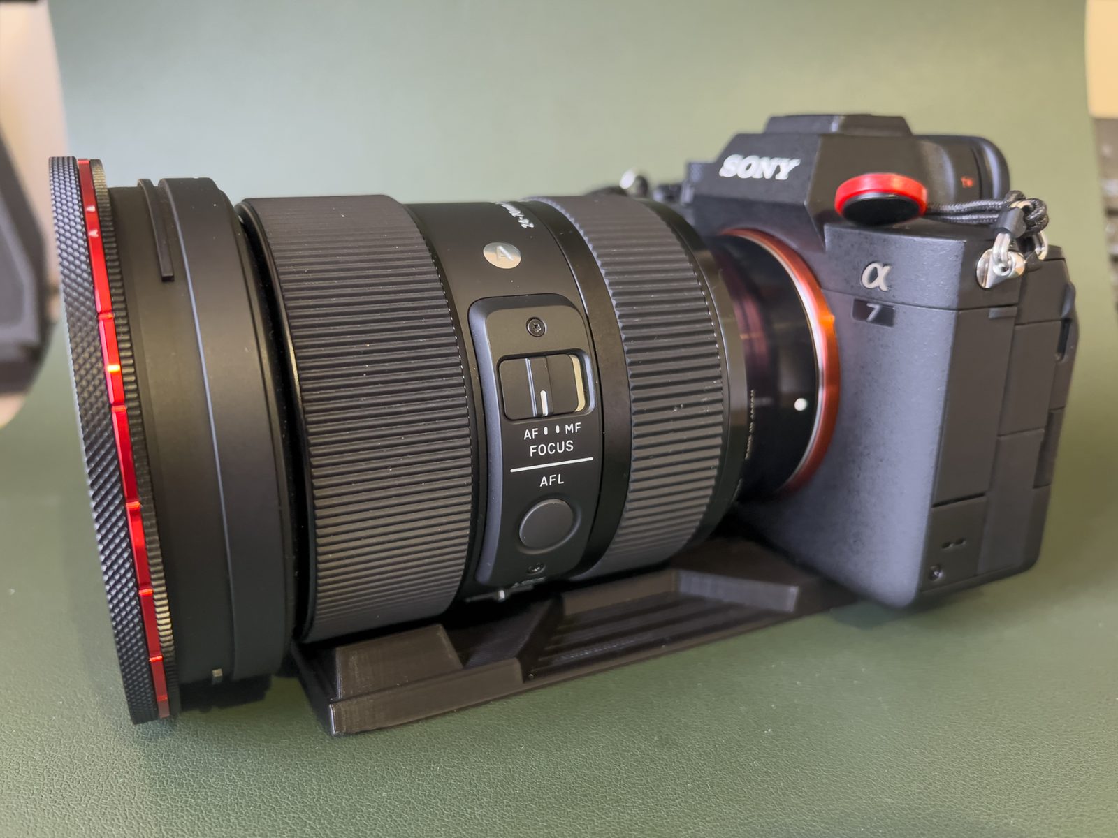 #58 Camera & Lens Stand - SONY A7IV - SIGMA 24-70 Art — vue 1
