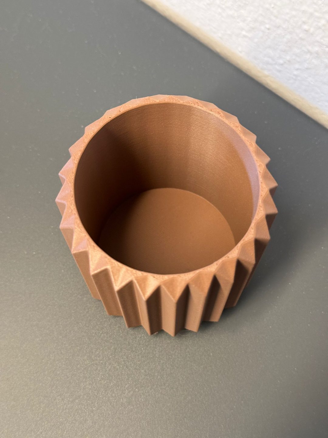 #59 Plant Pot Big Ribbed Triangle 1 — vue 12