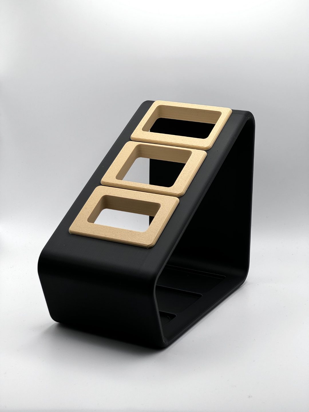 #60 Remotes Holder With Inserts — vue 4