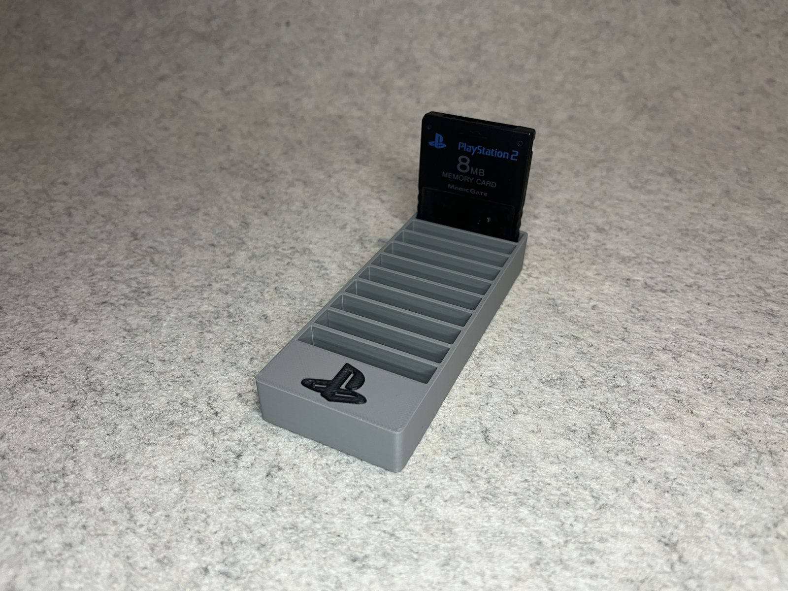 #62 Stand holder for PlayStation PS1 memory card — vue 3