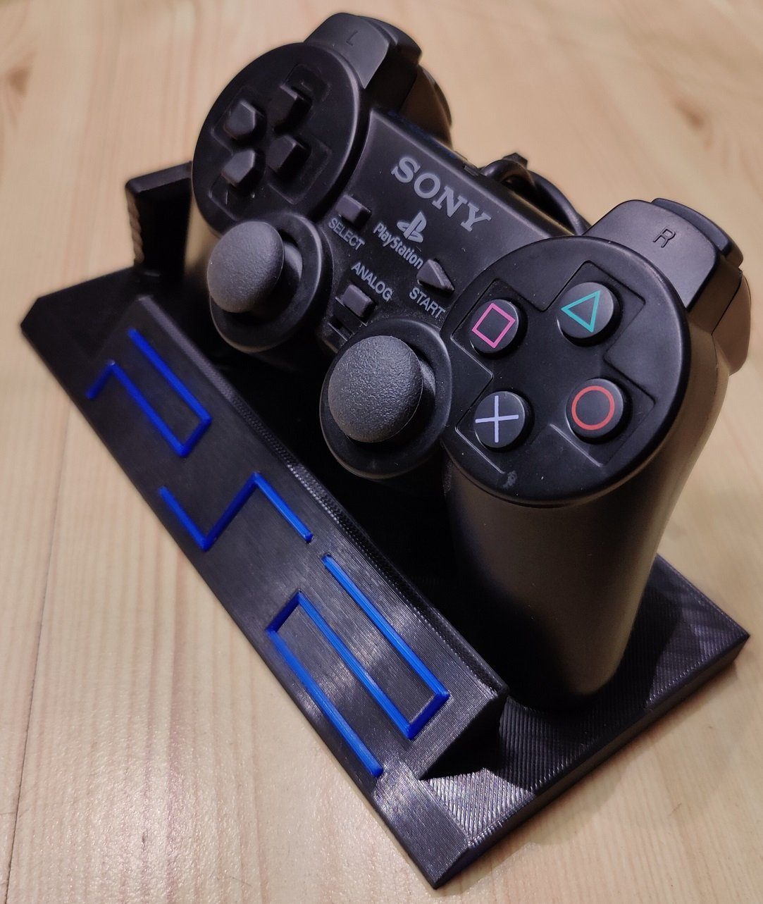 #65 PS2 Controller Stand With Playstation 2 Logo — vue 8