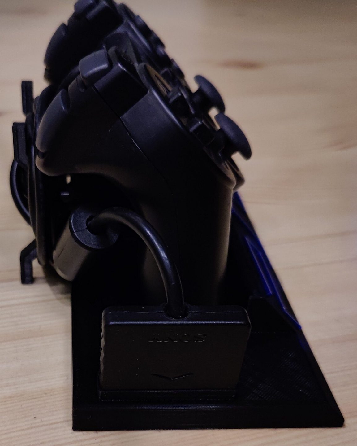 #65 PS2 Controller Stand With Playstation 2 Logo — vue 10