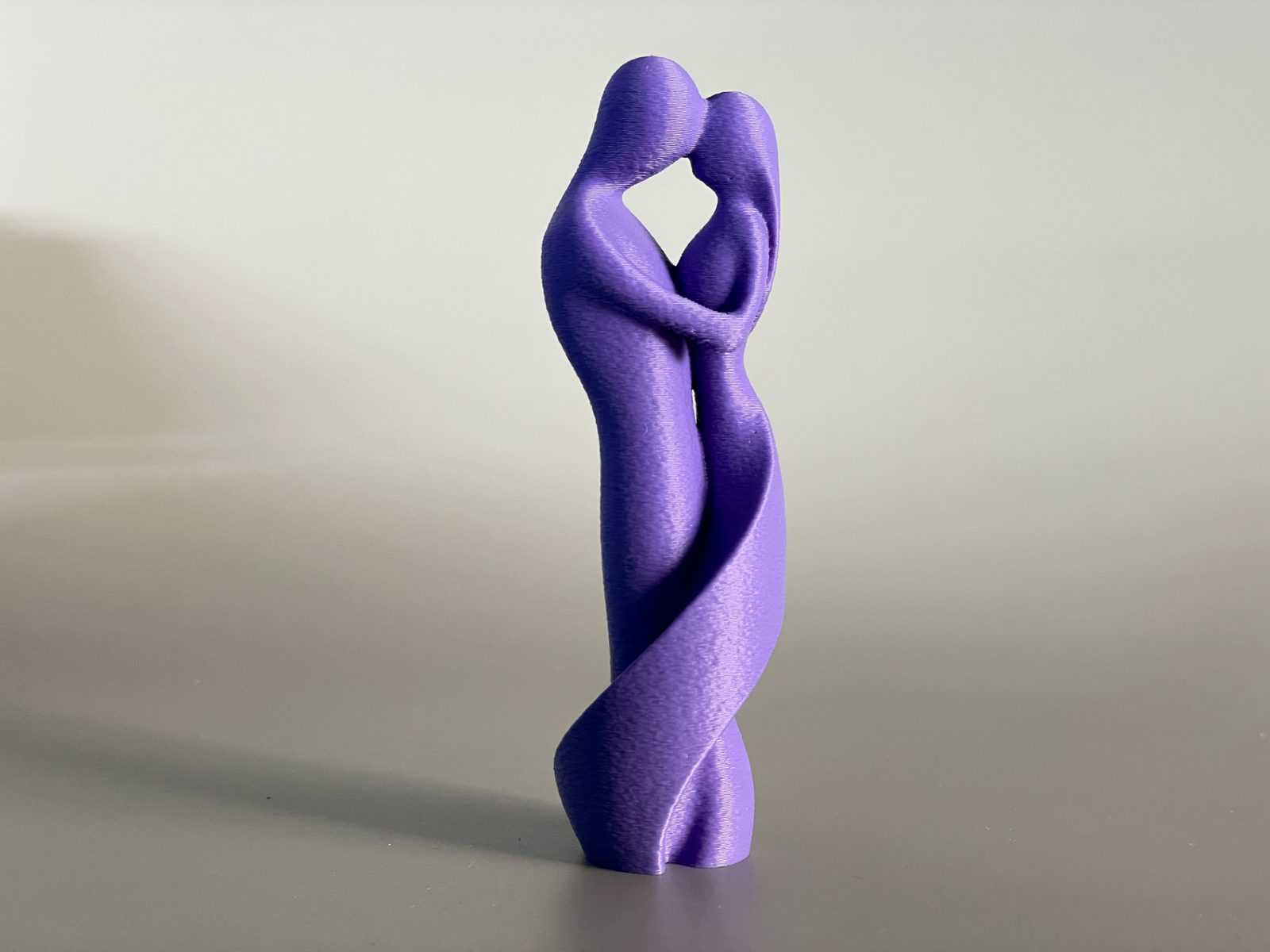 #66 Embracing Couple Decor — vue 4