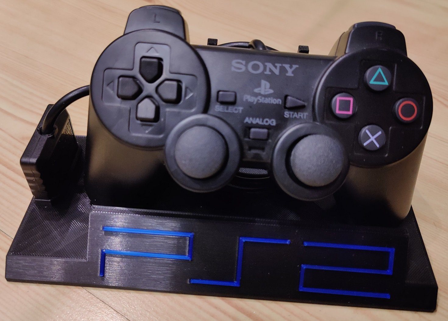 #67 PS2 Controller Stand With Playstation 2 Logo — vue 6