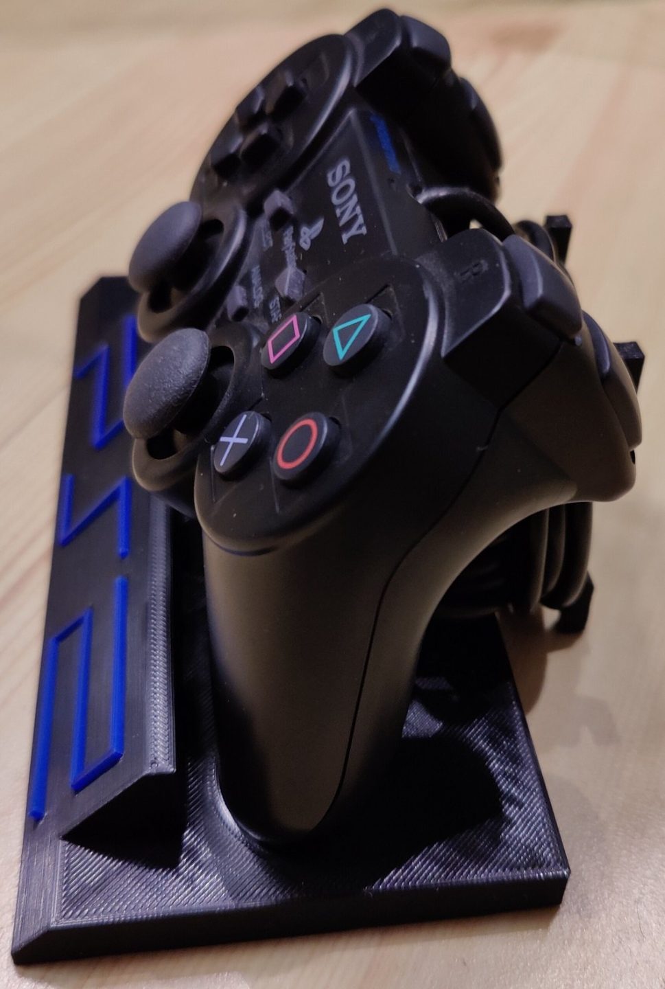 #67 PS2 Controller Stand With Playstation 2 Logo — vue 10
