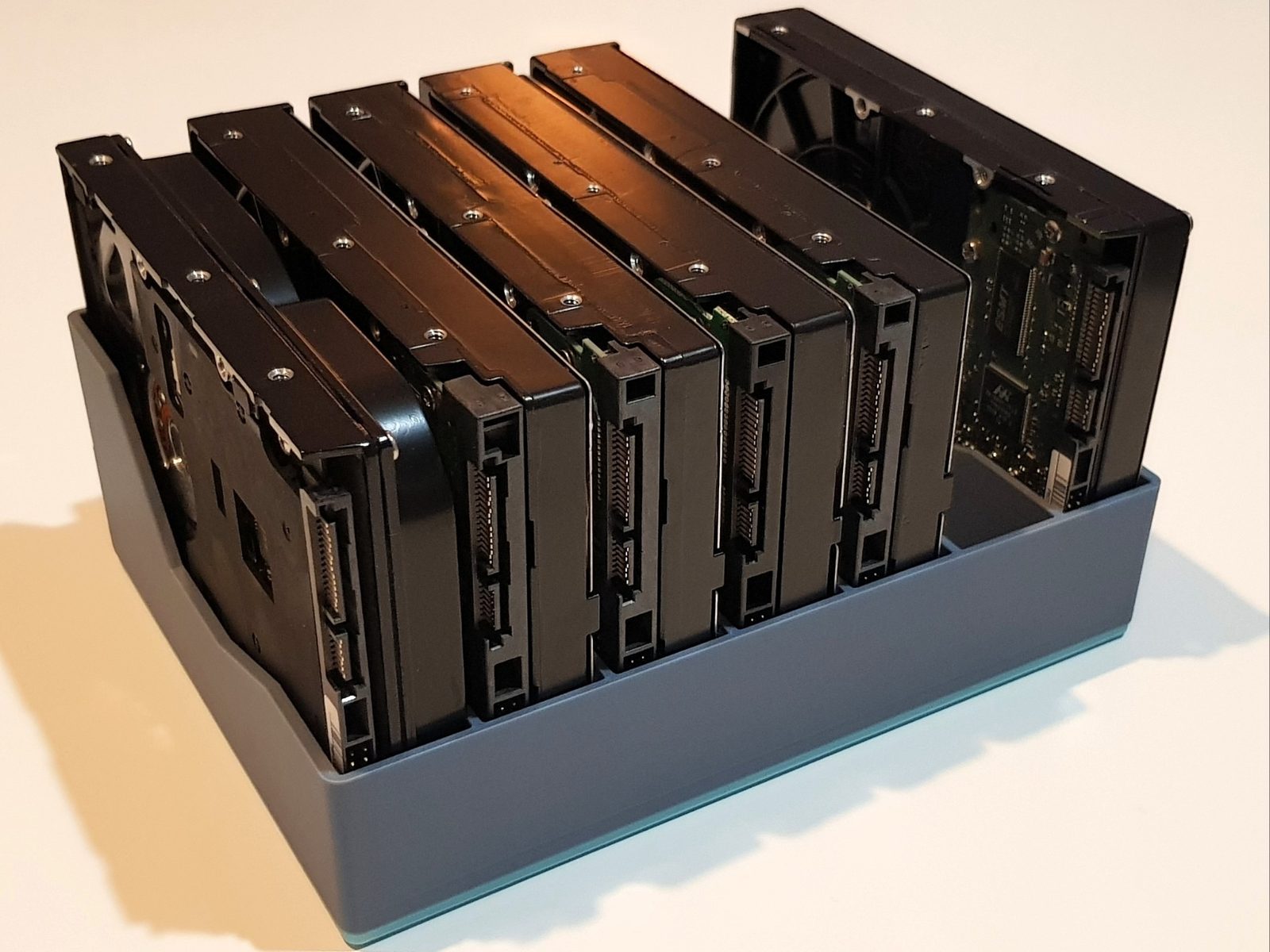 #69 3.5in HDD DRIVE HOLDER — vue 2