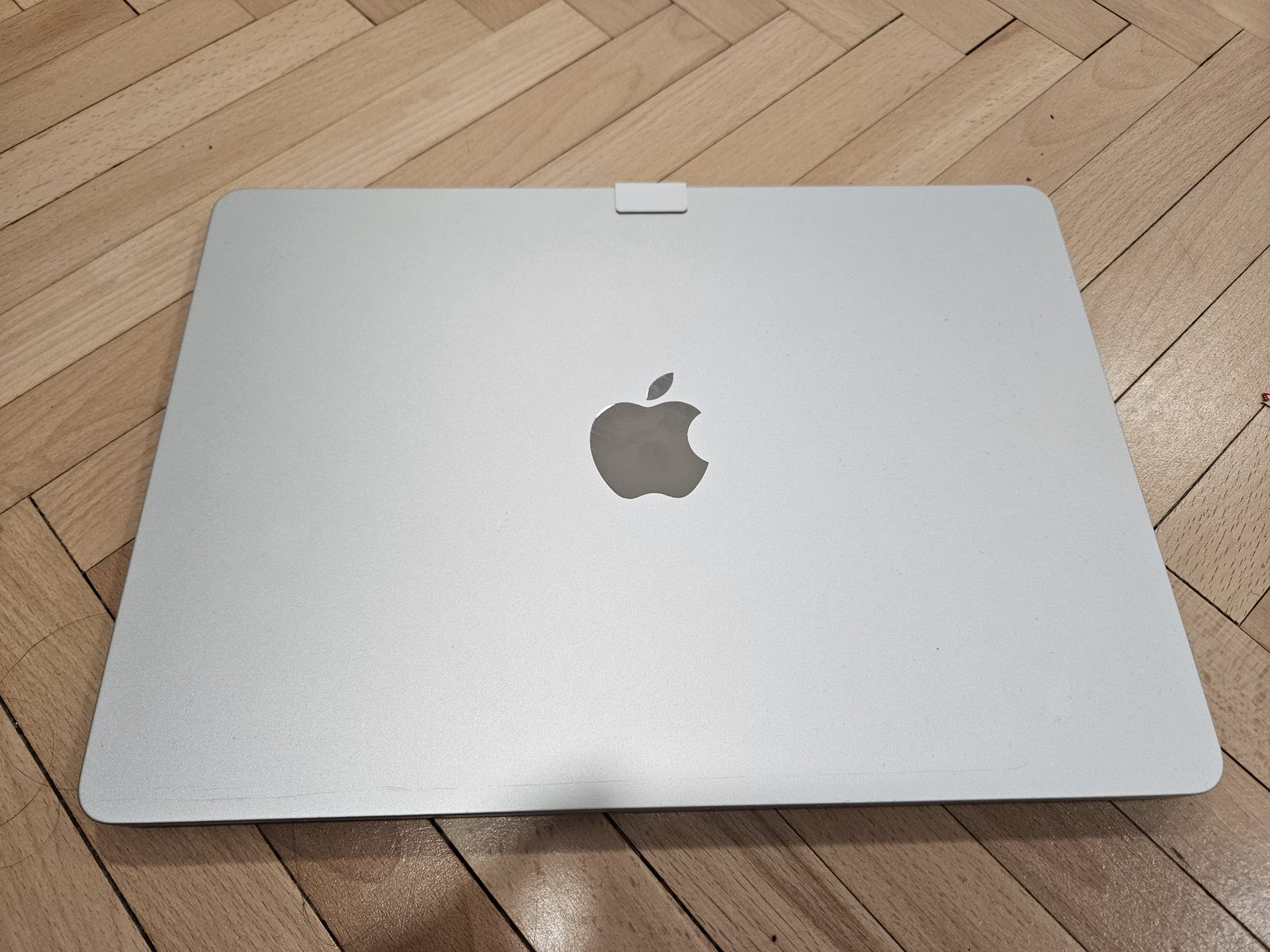 #70 Macbook camera cover - brightness sensor exposed — vue 8