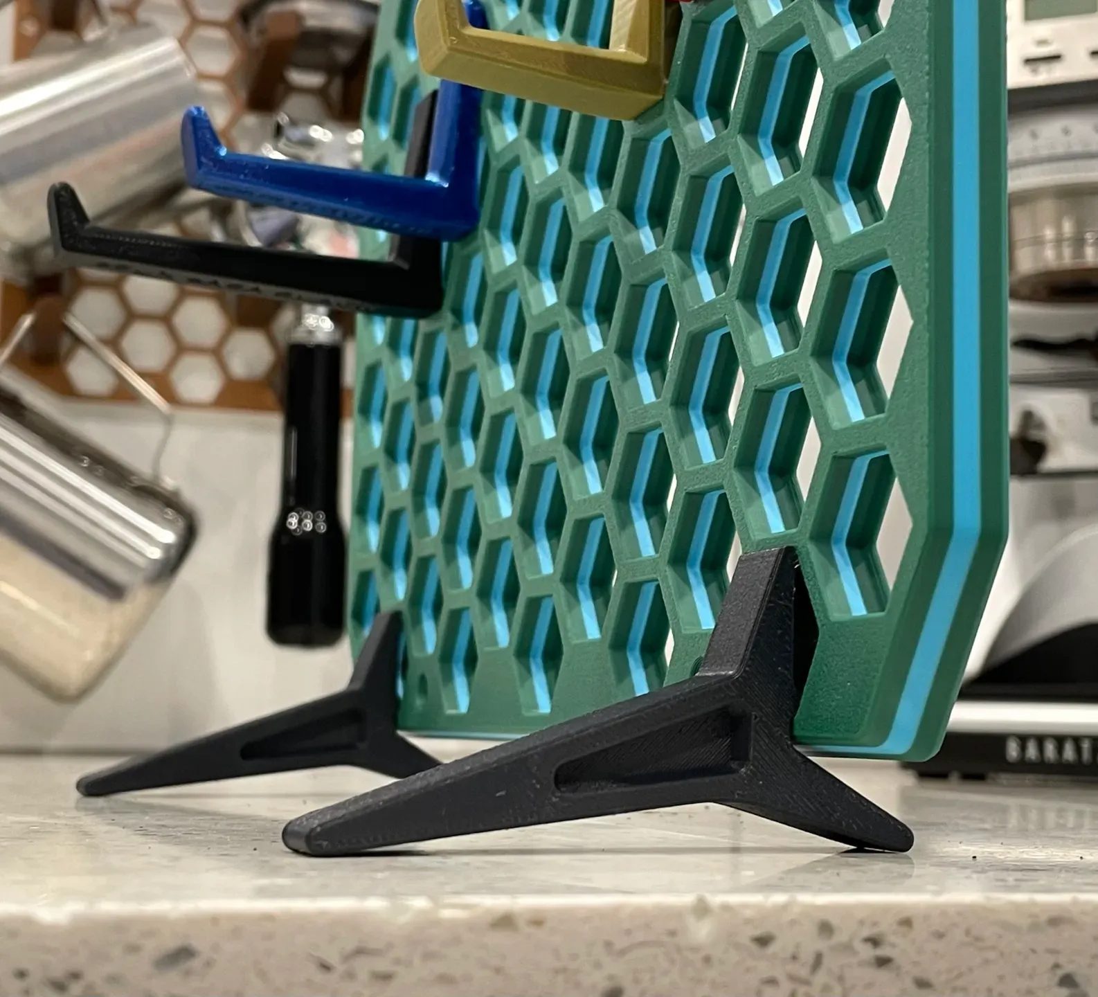 #72 HSW Feet for Freestanding Walls - Honeycomb Storage Wall — vue 1