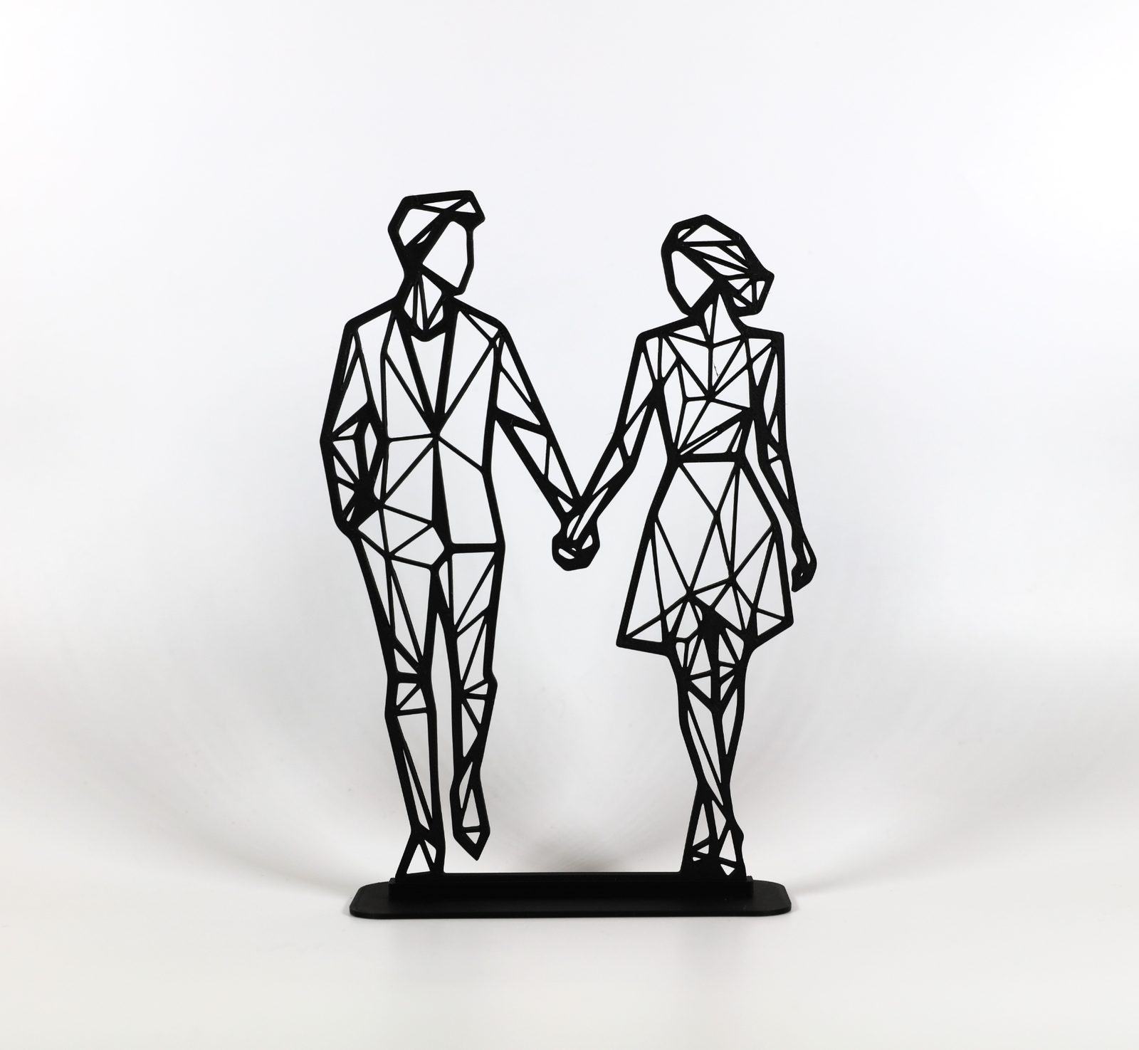 #73 Geometric Low Poly Valentines Couple — vue 3