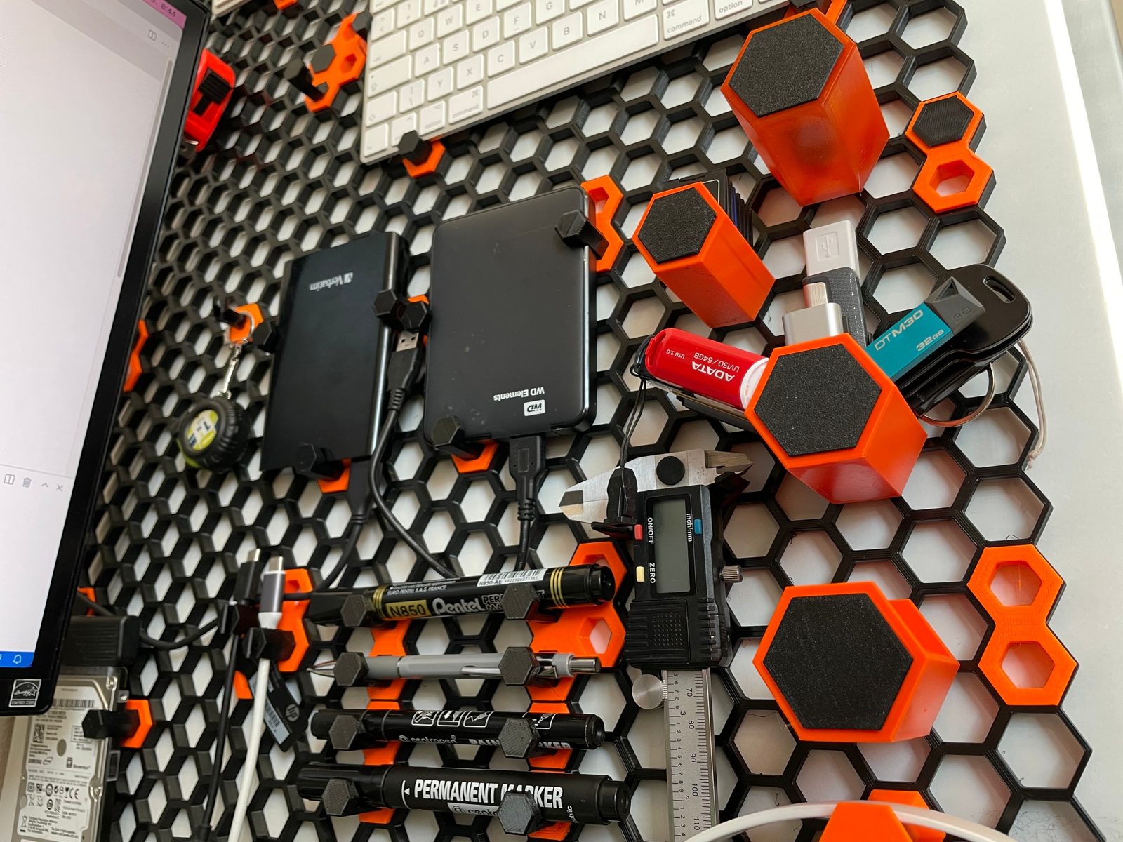 #75 Honeycomb storage wall — vue 47