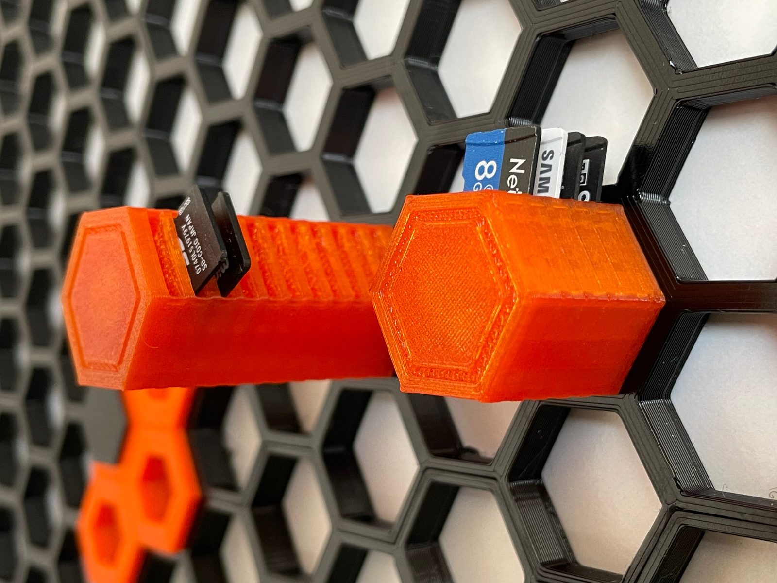#75 Honeycomb storage wall — vue 48