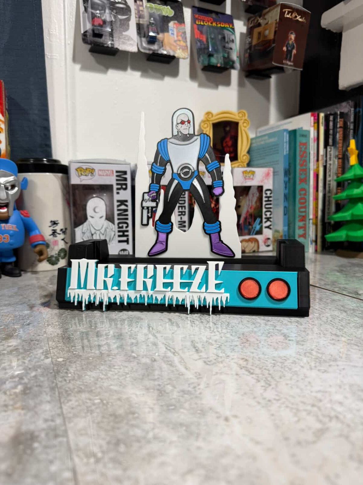 #75 Mr. Freeze - Graded Comic Display — vue 3
