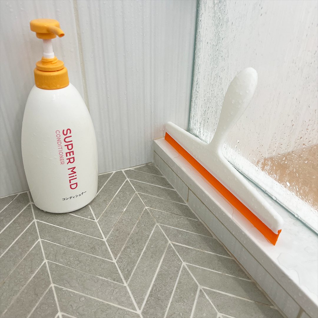 #77 Ergonomic Squeegee — vue 10
