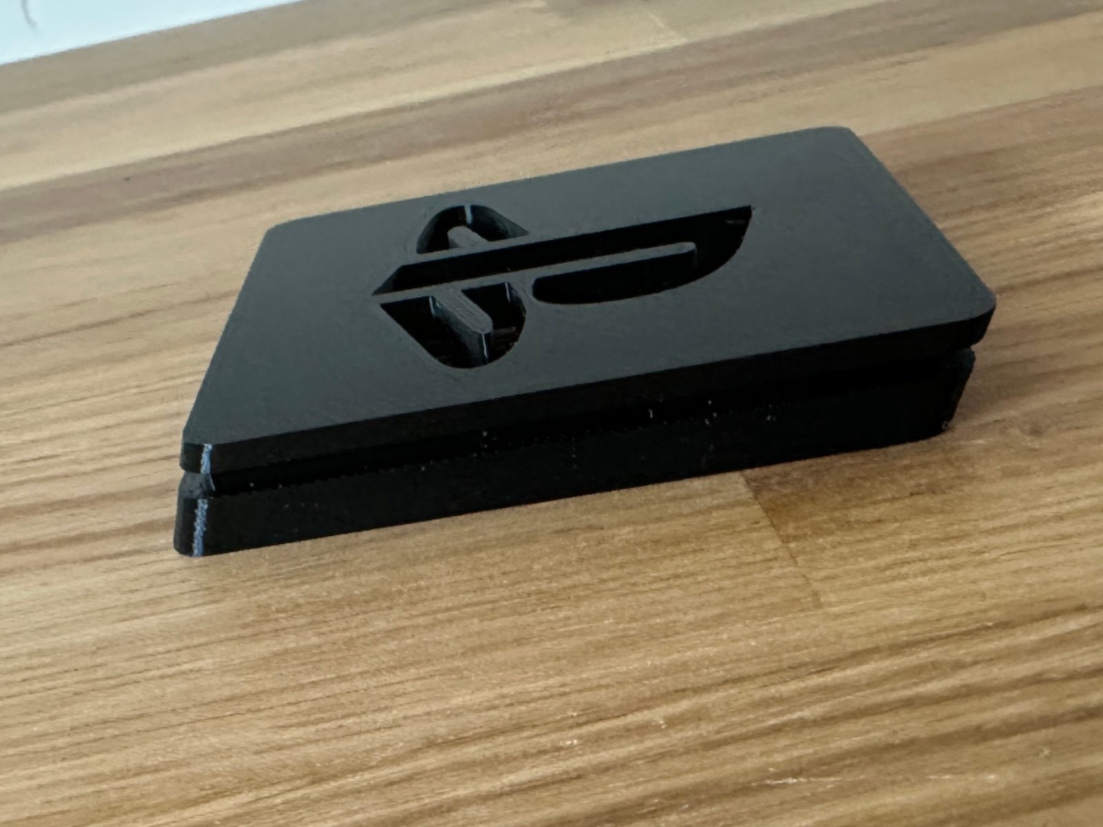#81 Boîtier ESP32 Mini “PS4 Slim” — vue 1