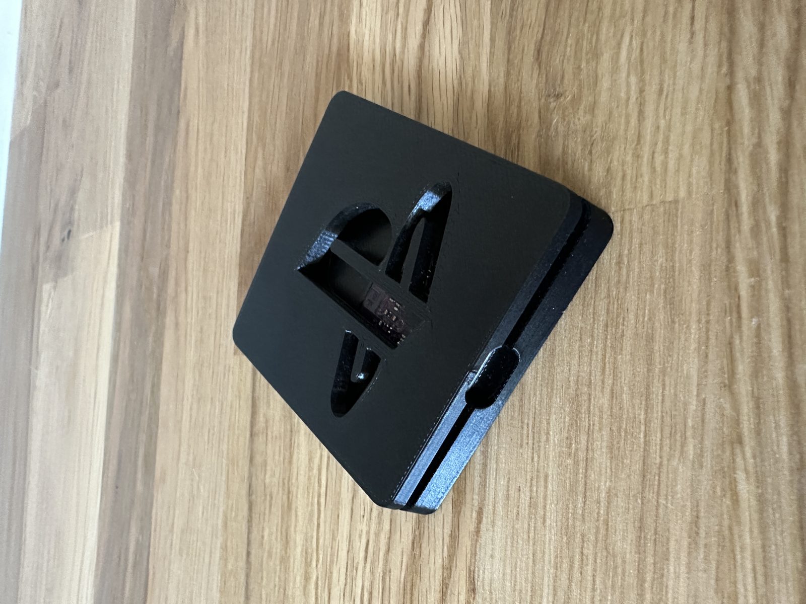 #81 Boîtier ESP32 Mini “PS4 Slim” — vue 3