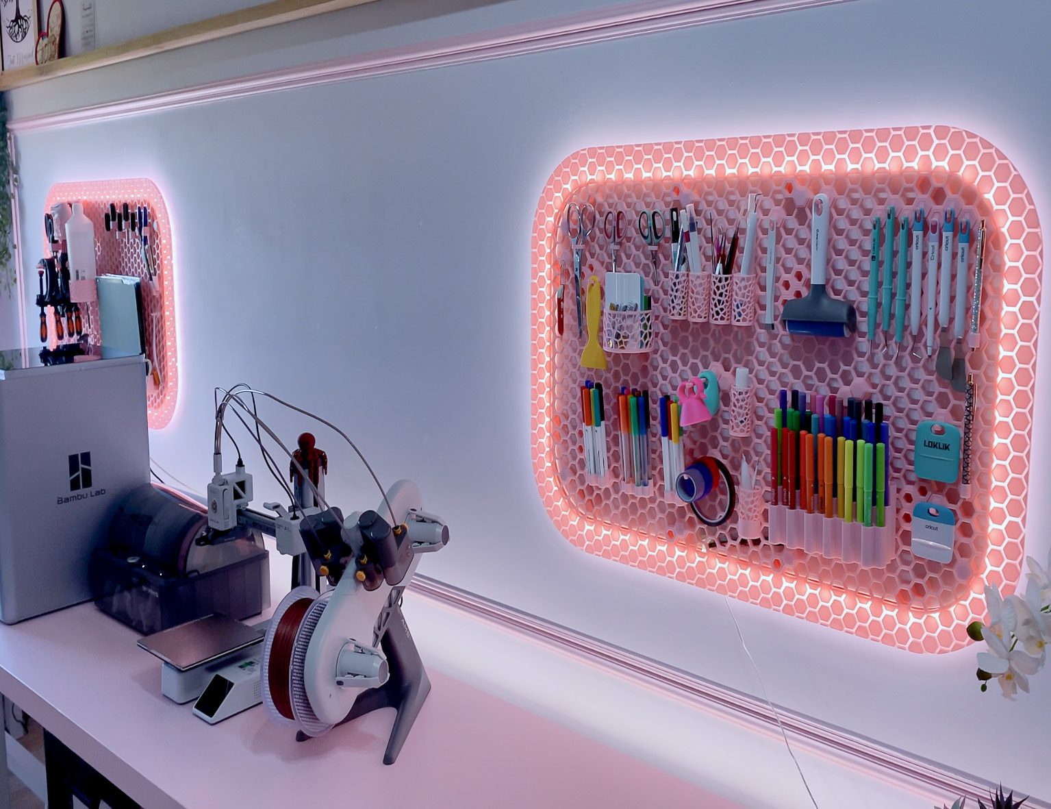 #83 Honeycomb storage wall with LED (HSW) — vue 5