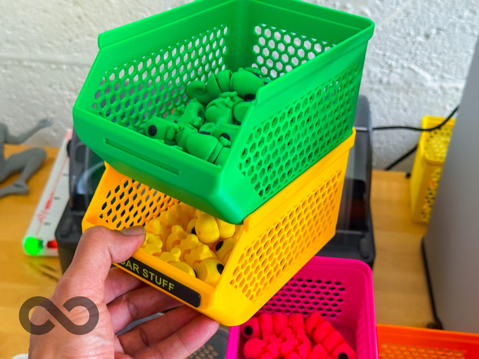 #91 115x175mm Stacking Observe & Grab Containers - Hex — vue 10