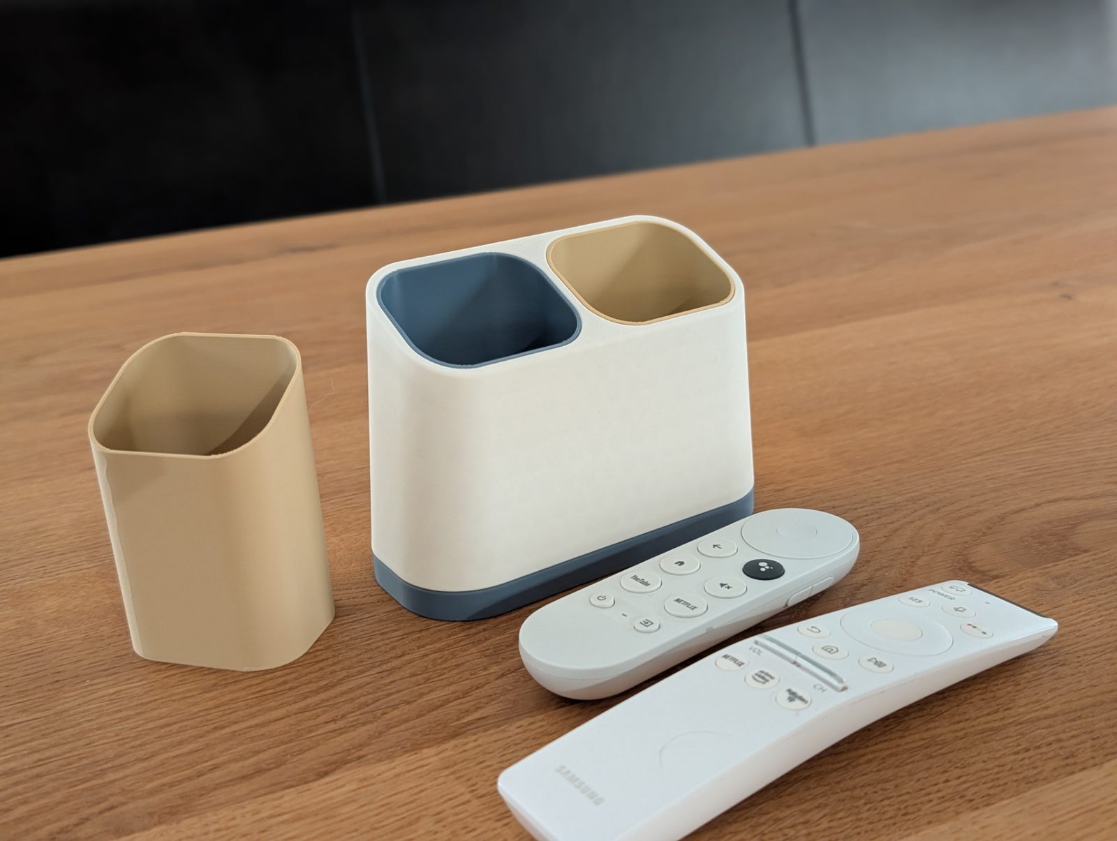 #92 Remote Control Holder — vue 13