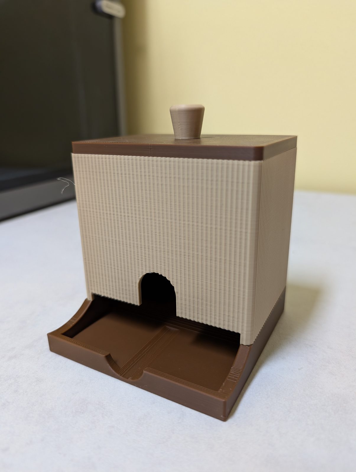 #93 Q-Tip Holder Dispenser V2 — vue 3