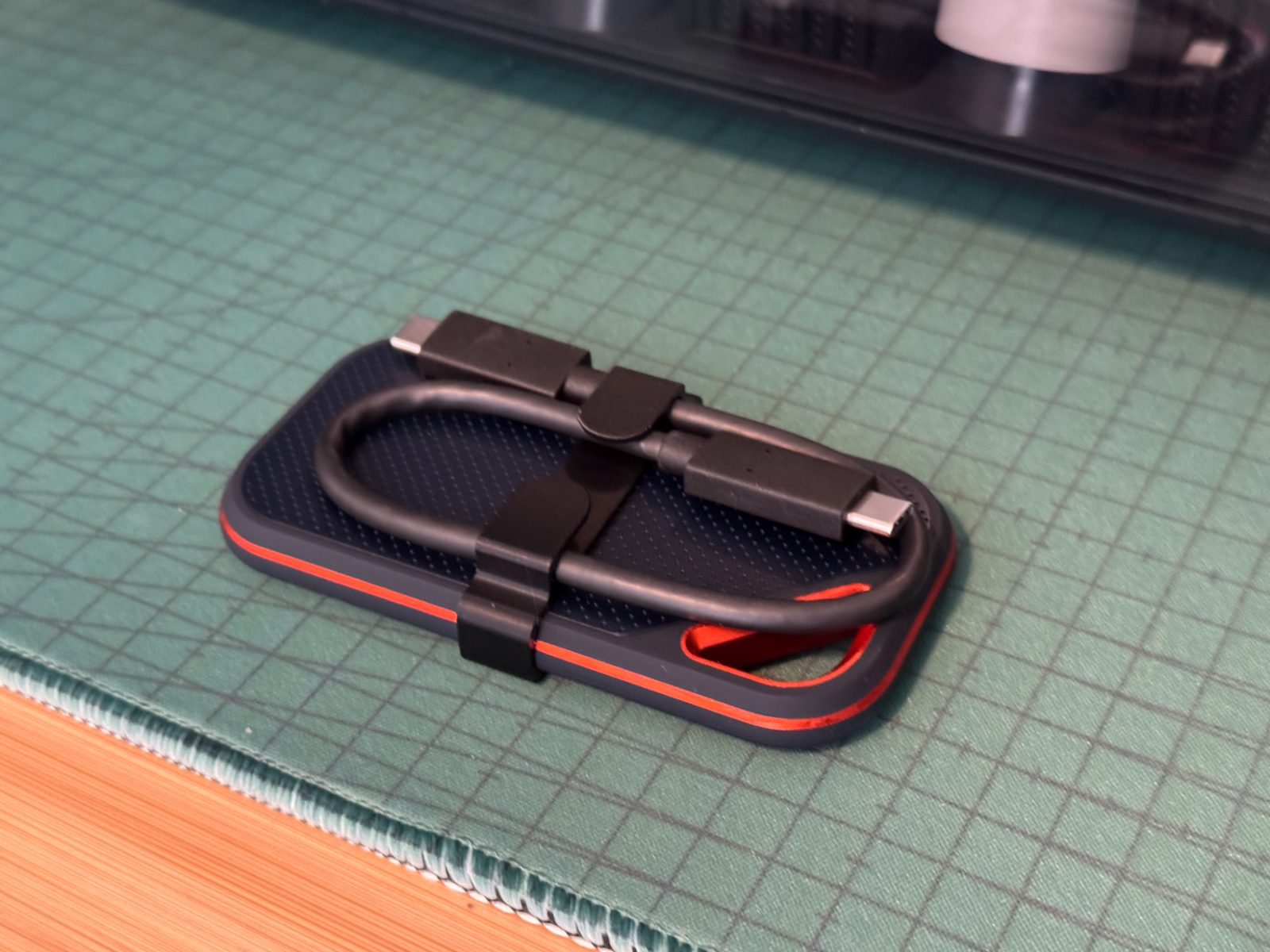 #96 SanDisk Extreme Portable SSD Cable Organizer — vue 3
