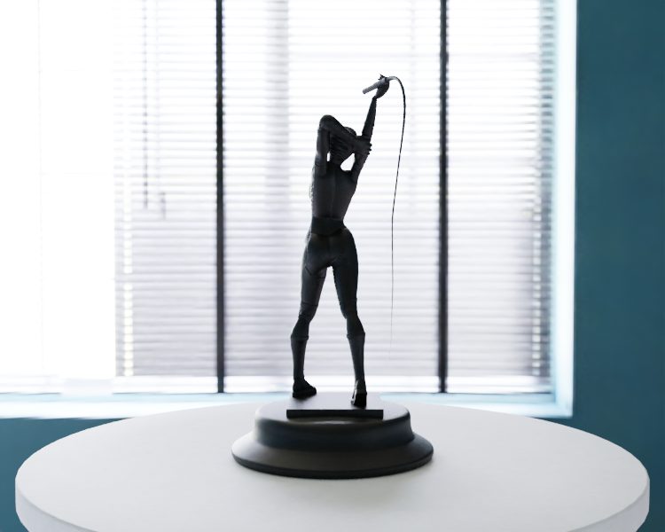 #98 Catwoman Statue — vue 7
