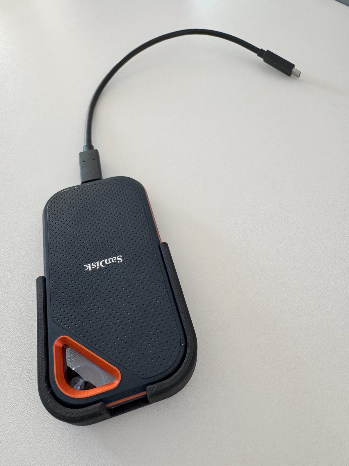 #99 Sandisk Extreme Pro holder — vue 8