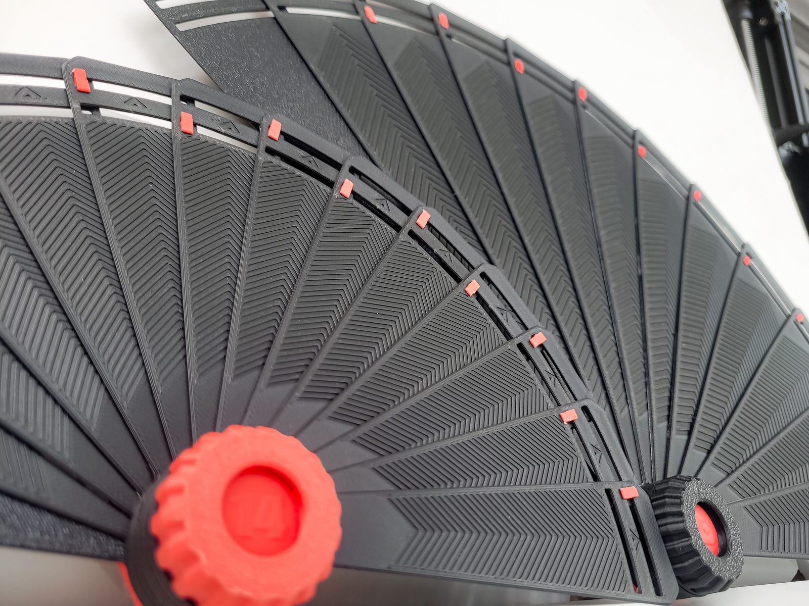 #101 Collapsible Handheld Fan — vue 17