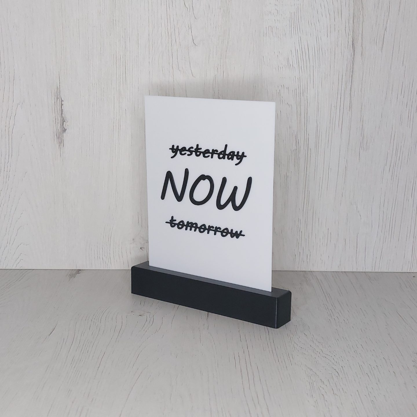 #103 Tabletop Sign Decor Customizable — vue 3