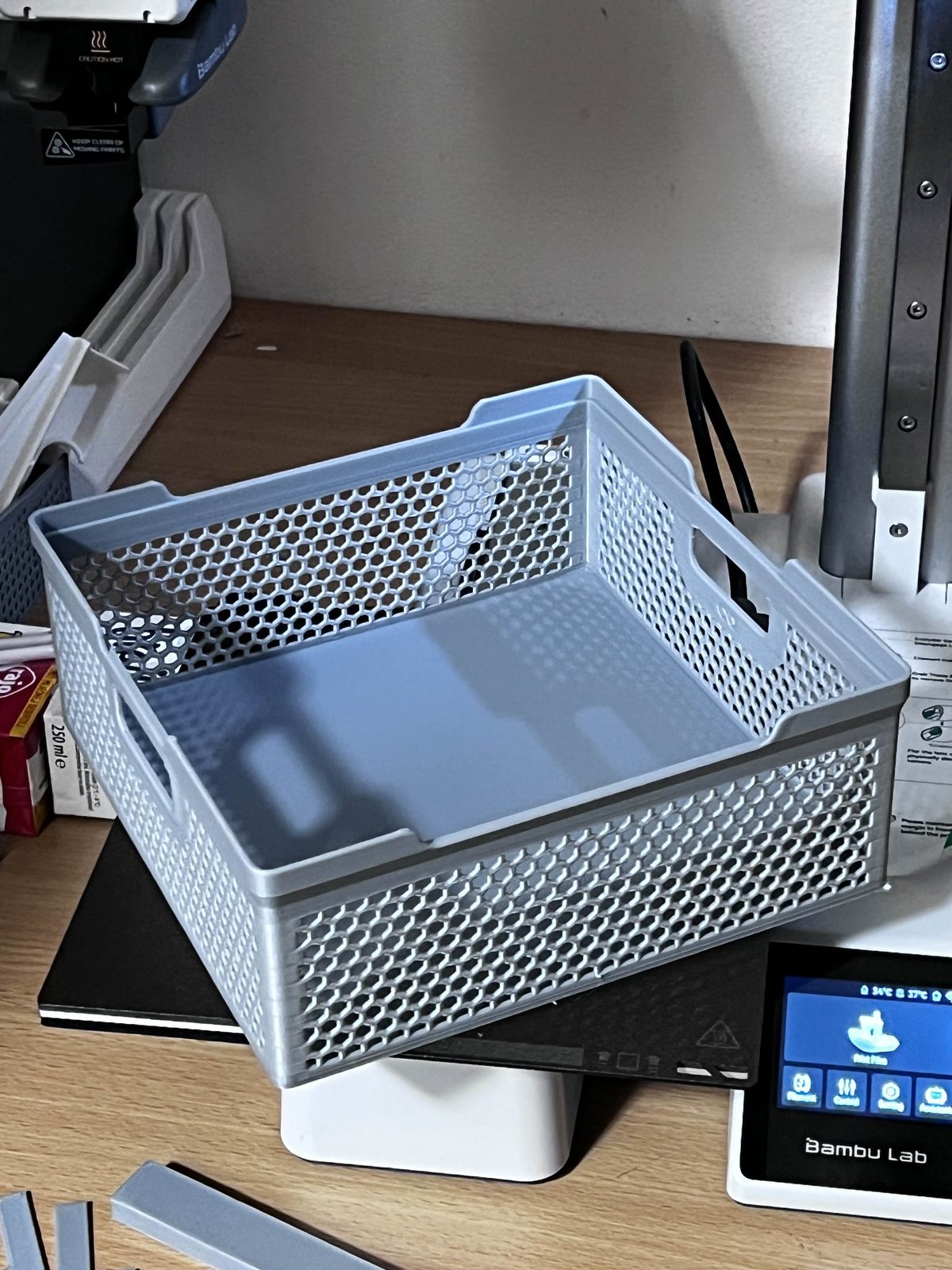 #106 230x230mm Square Stacking basket with Handles — vue 3