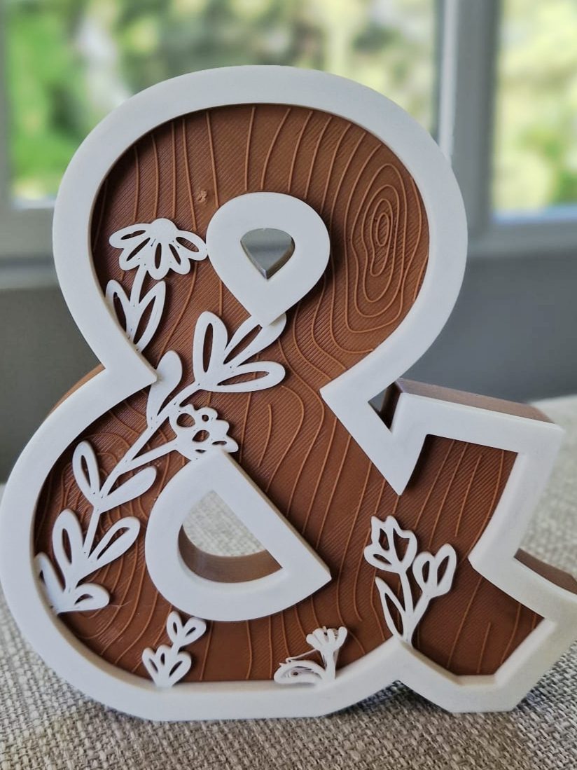 #109 Wood-style letters — vue 3