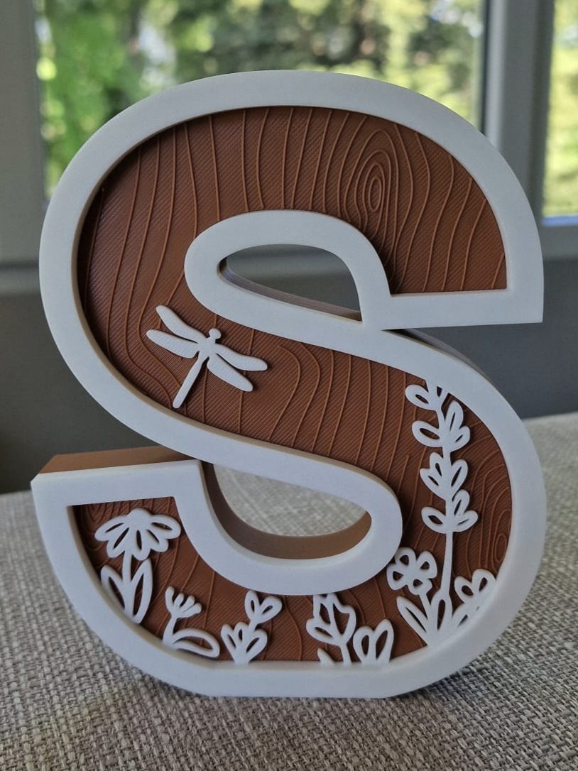 #109 Wood-style letters — vue 4