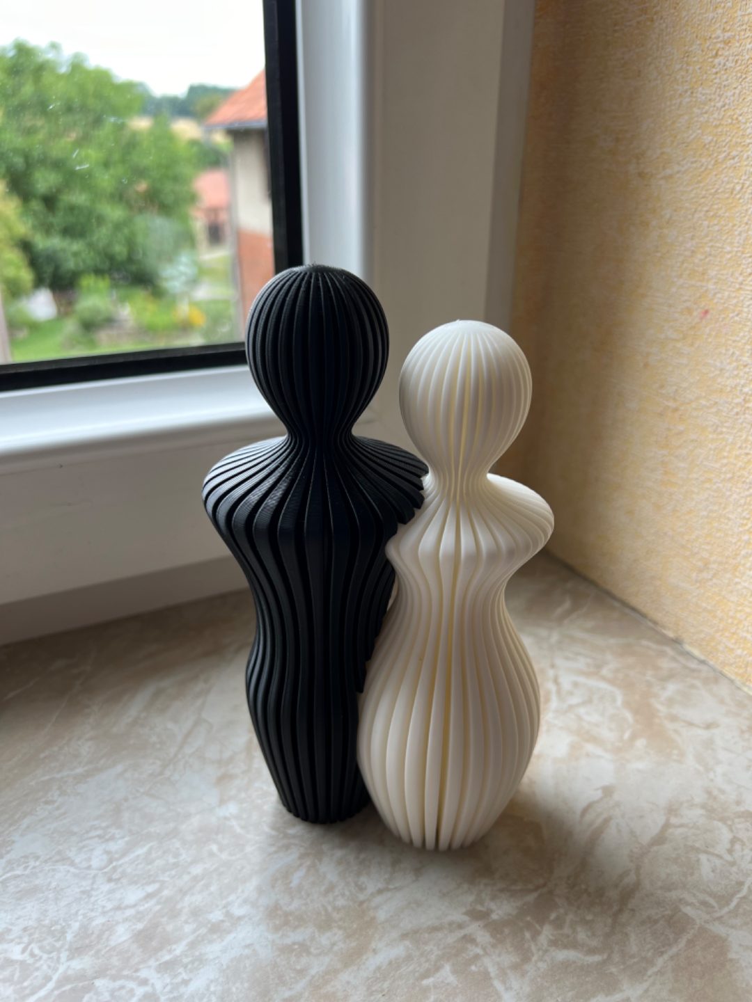 #114 Couple Statue — vue 2