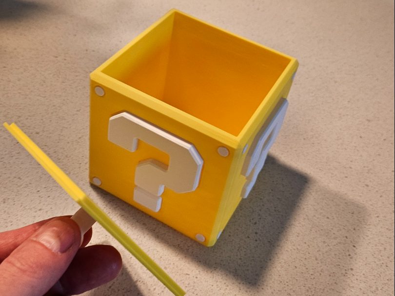 #114 Super Mario Question Mark Storage box — vue 1