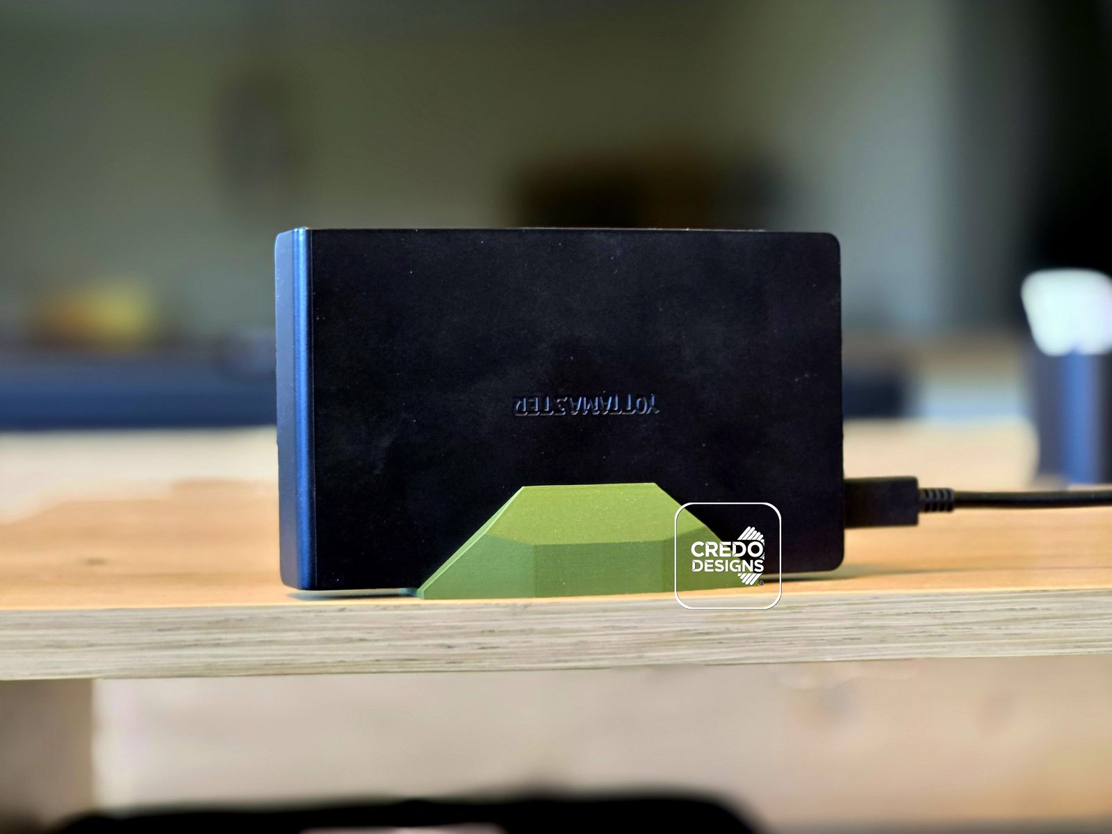 #116 Low Poly External SSD HDD Stand (size adjustable) — vue 1