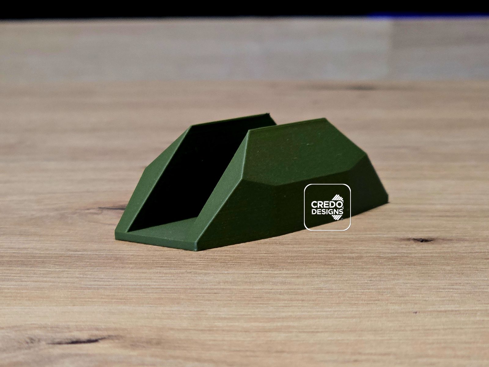 #116 Low Poly External SSD HDD Stand (size adjustable) — vue 3