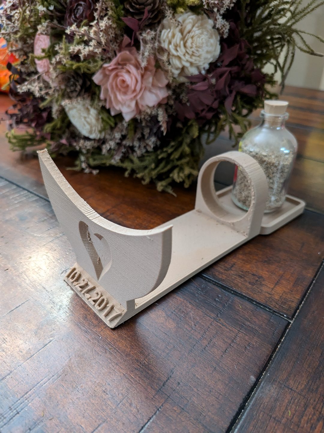 #116 Wedding flowers holder (custom text) — vue 3