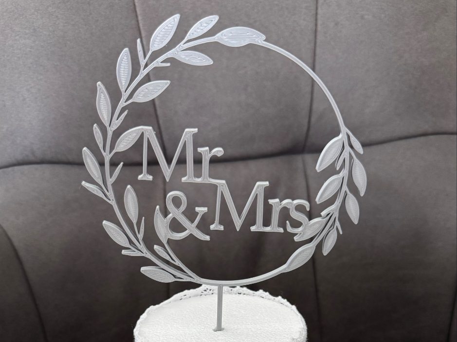 #117 MR & MRS Cake Topper Wedding decoration — vue 1