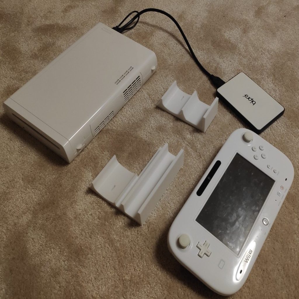 #119 Wii U All in One Stand - Console, Gamepad, USB HDD — vue 6
