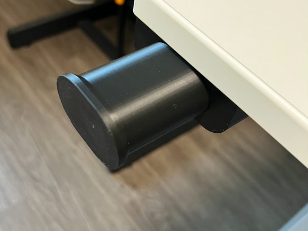 #122 Headphones holder for desk — vue 1