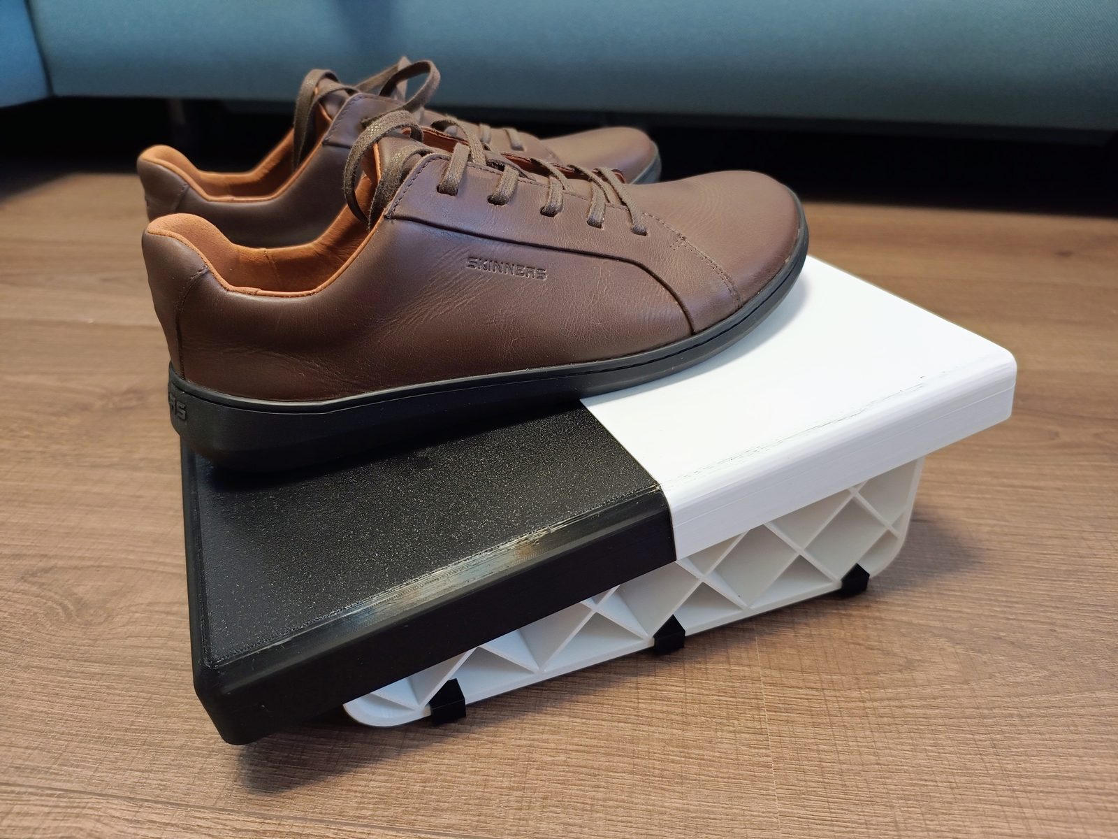 #123 Under-Desk Footrest — vue 5