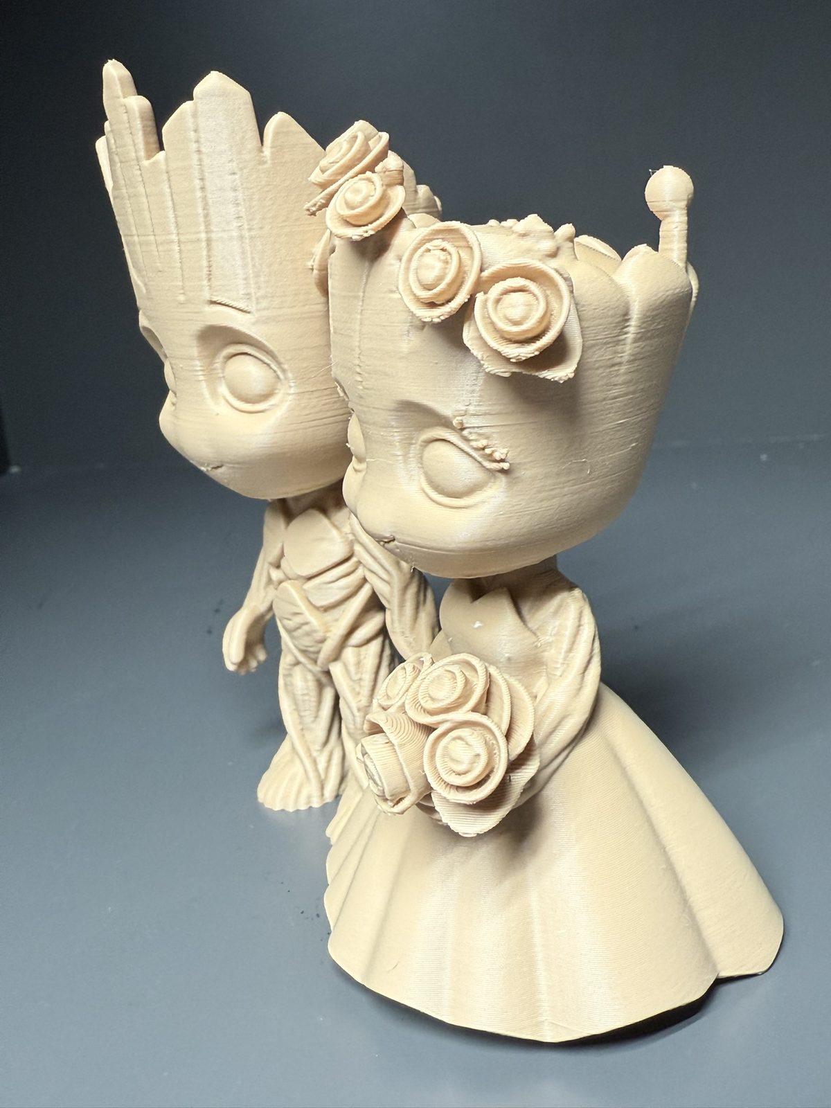 #124 Baby Groot de boda — vue 3