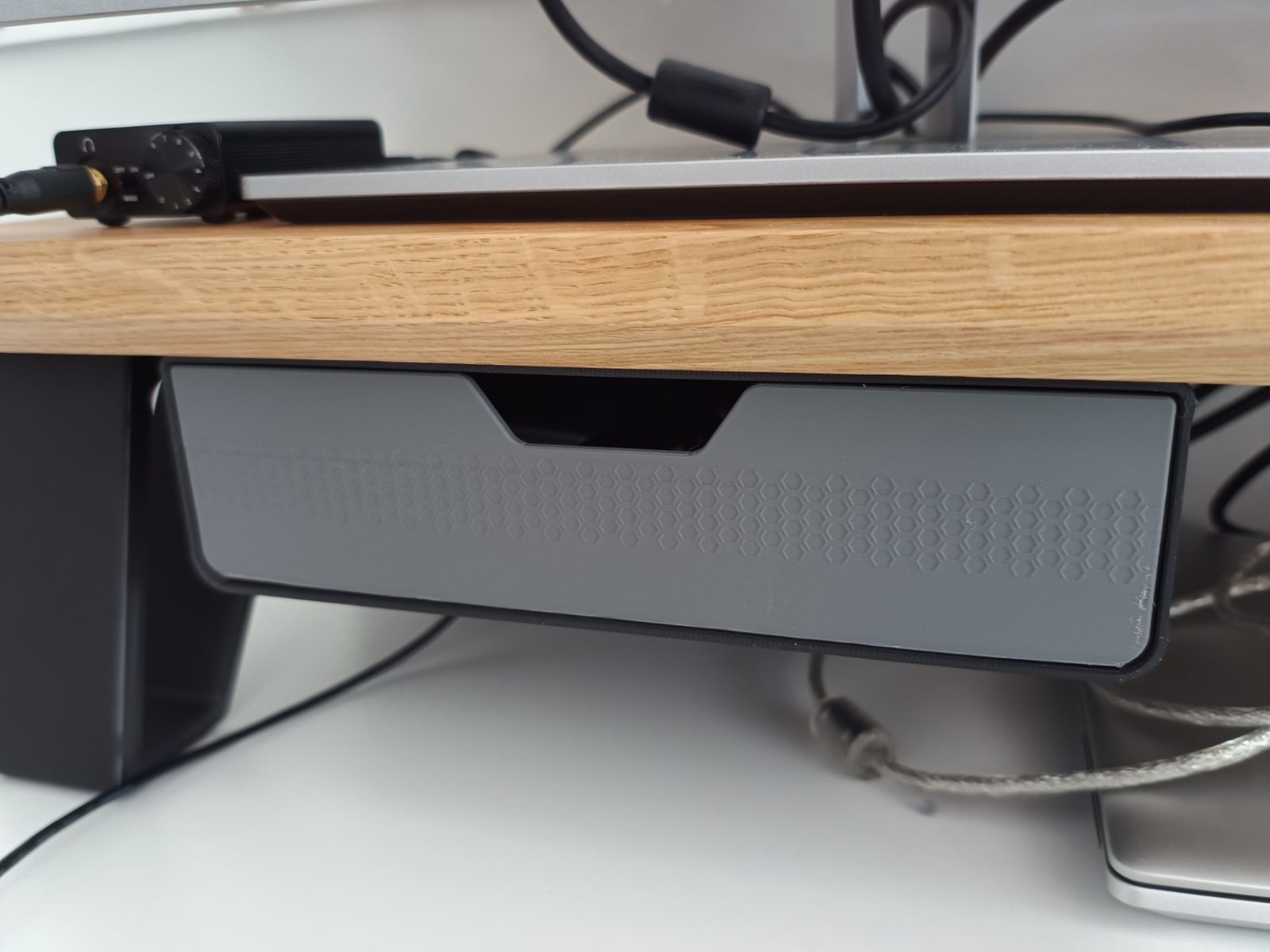 #124 Drawer for Monitor Riser — vue 1