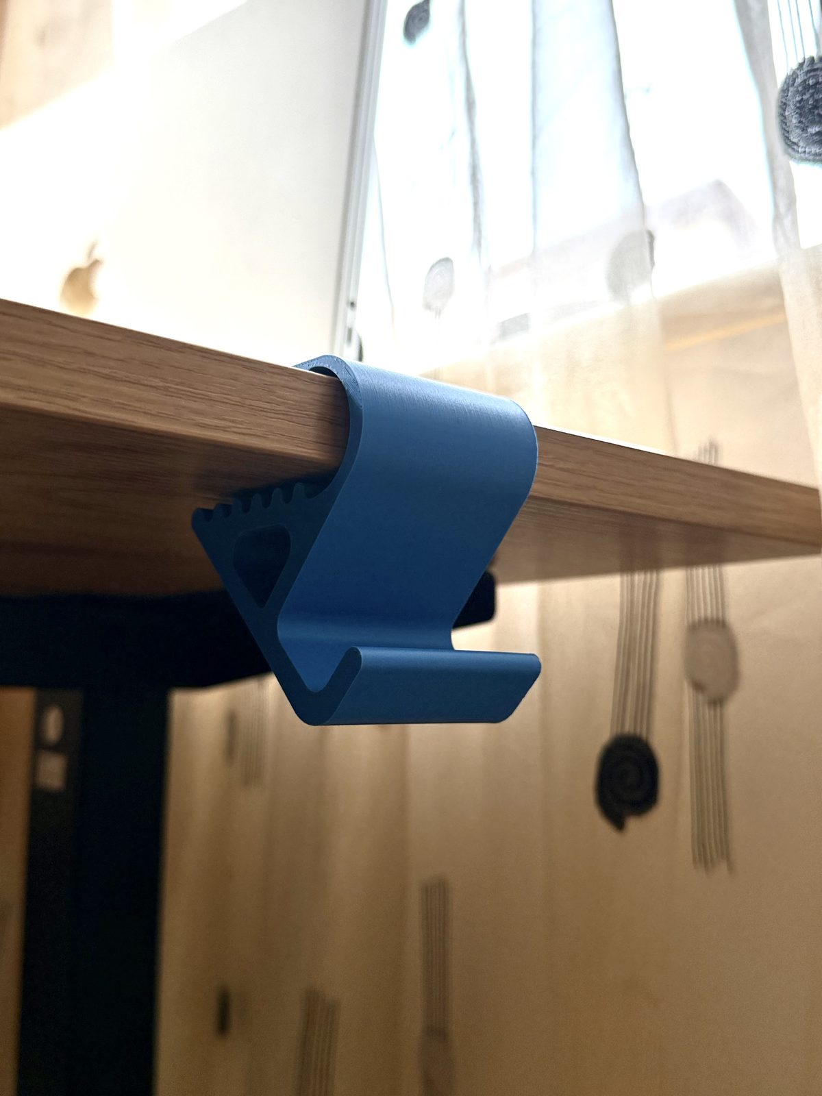#128 Backpack Desk Holder — vue 6