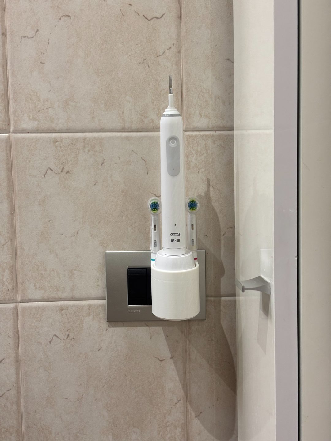 #140 Holder Spazzolino Oral B — vue 5