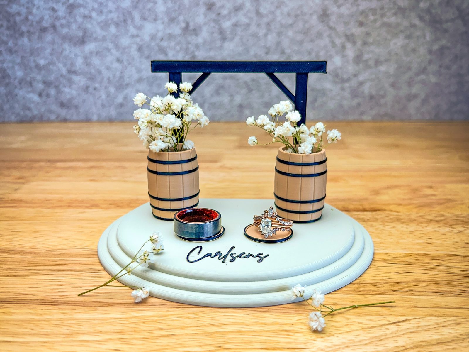 #140 Wedding Alter Ring Holder v1 — vue 3
