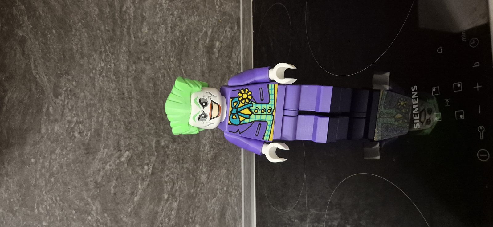 #142 Brick Man Joker 500% — vue 3