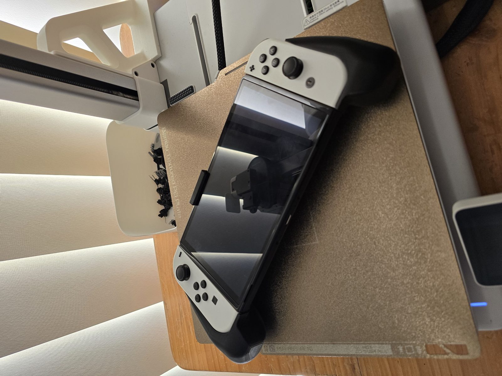 #145 Nintendo Switch Handheld Grip — vue 2