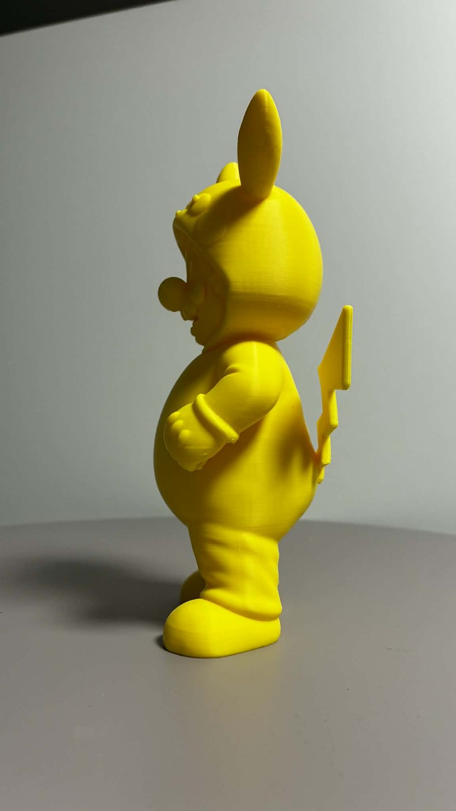 #145 Super Mario in Pikachu outfit — vue 6
