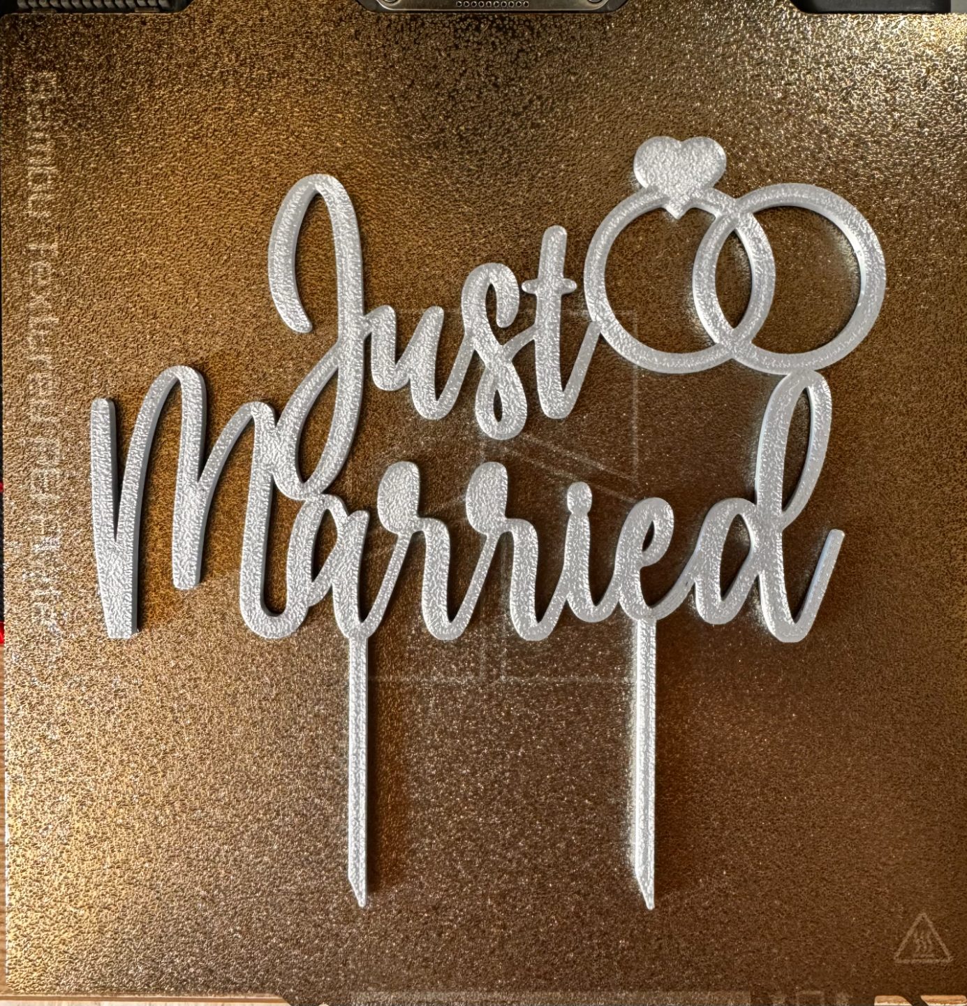 #147 Just Married Cake Topper — vue 2